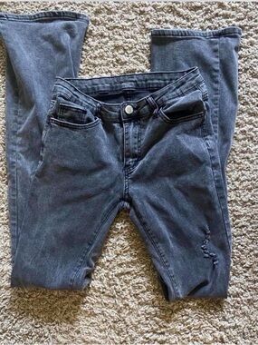 SHEIN Charcoal Black Skinny Jeans with Subtle Distress